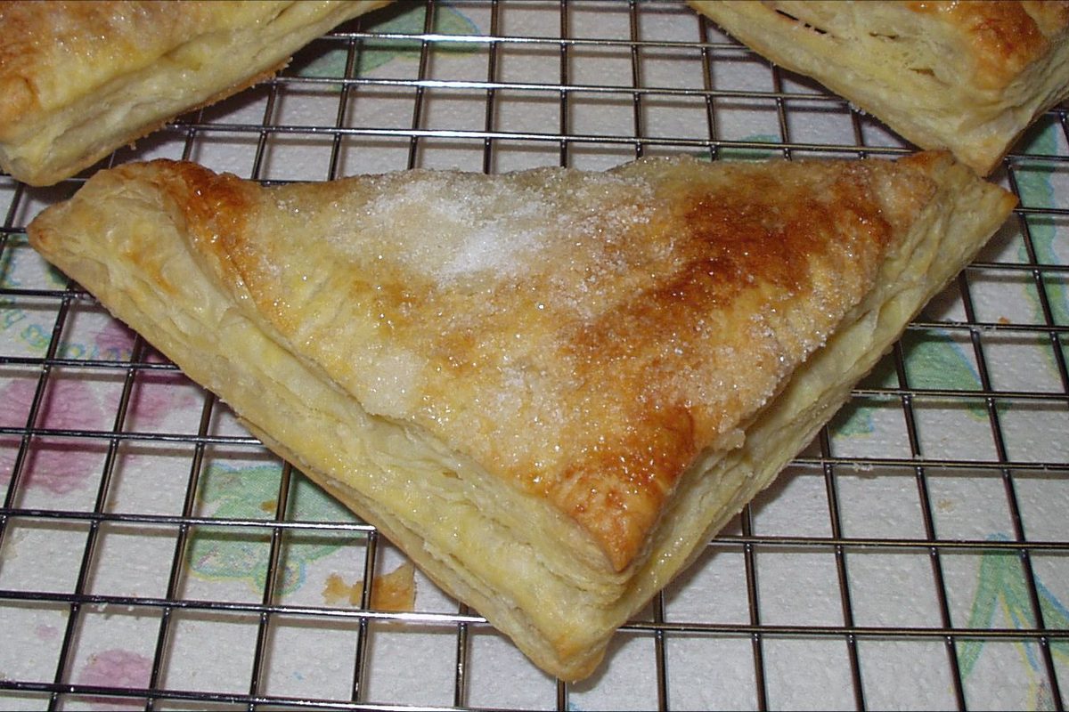 Fruit Turnovers That Stay Sealed