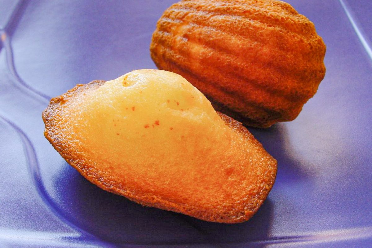 Madeleines with a Distinct Hump