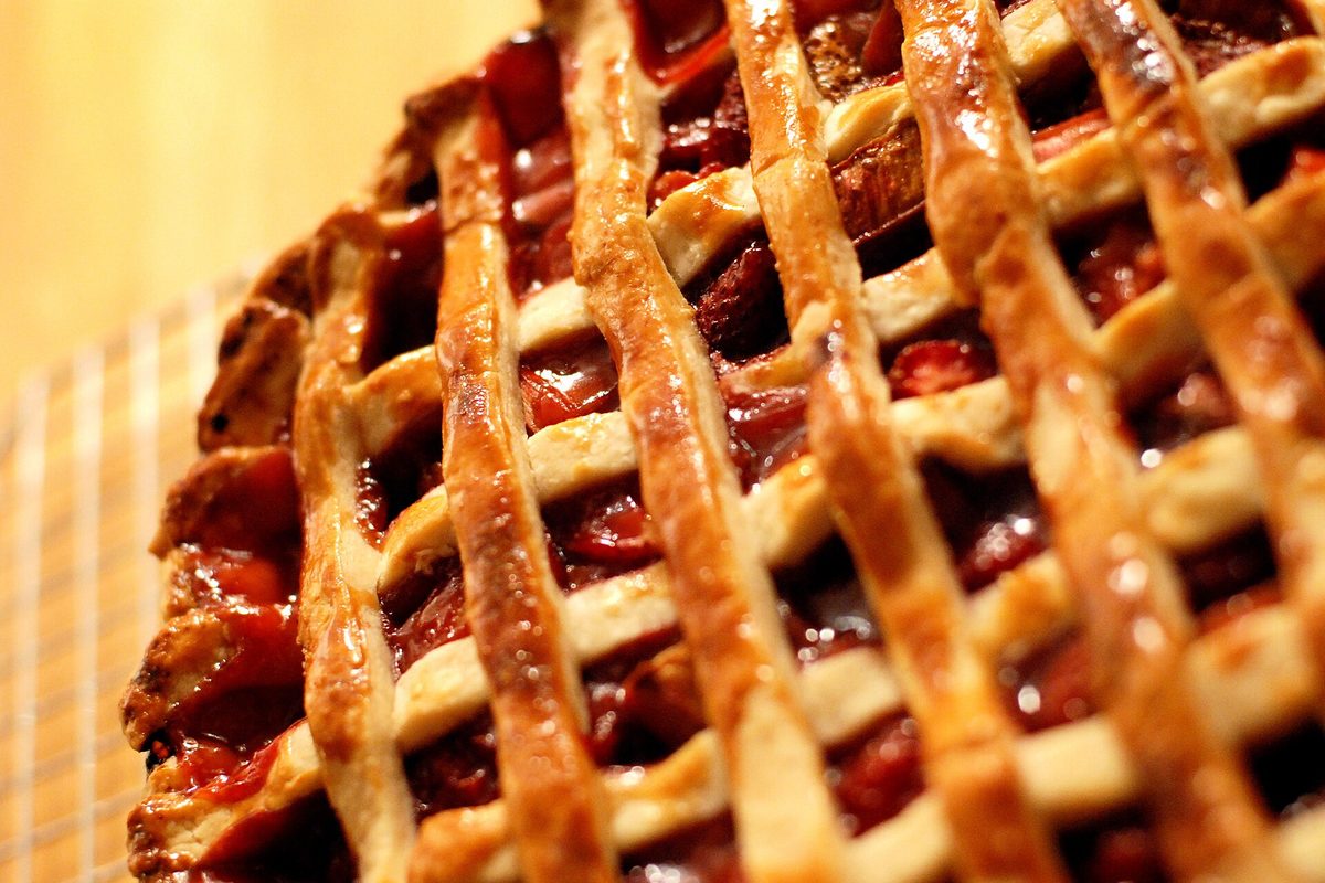 How to Make a Neat Lattice Pie Crust