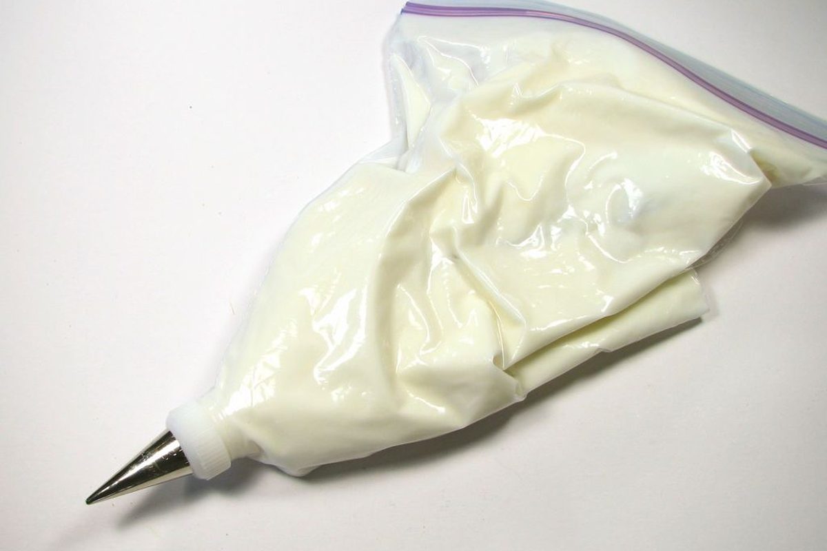Piping Bag Skills for Neat Pastry Filling