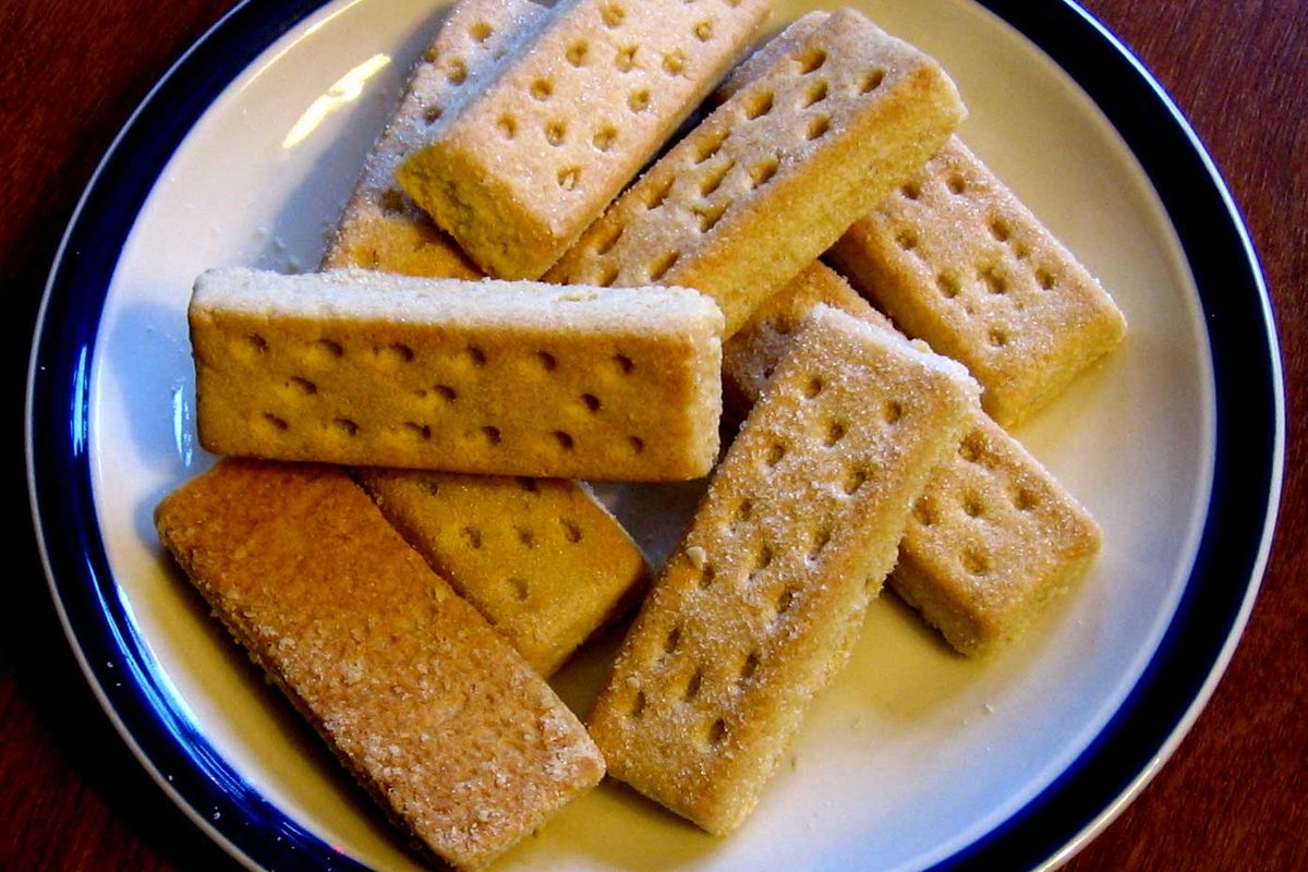 Shortbread with Clean Edges and a Tender Crumb
