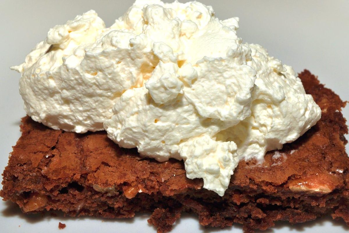 Stabilized Whipped Cream for Filled Pastries